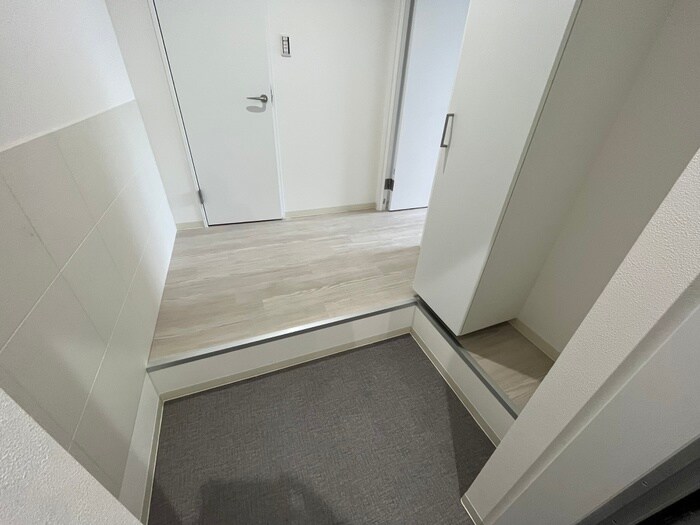 物件内観写真15　(玄関)