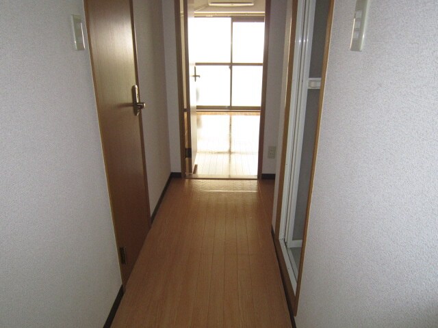 物件内観写真11　(廊下)