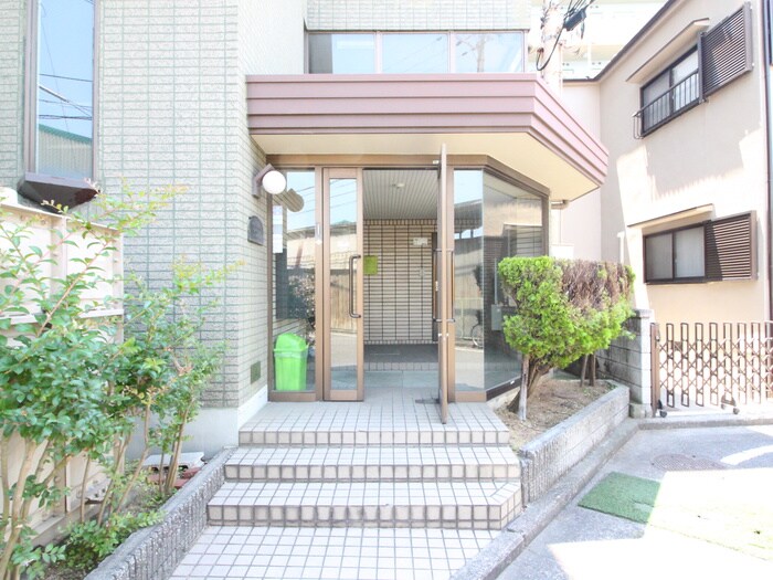 物件外観写真4　(エントランス部分)