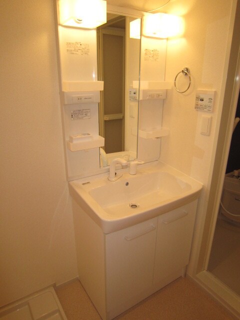 物件内観写真10　(洗濯機置場)