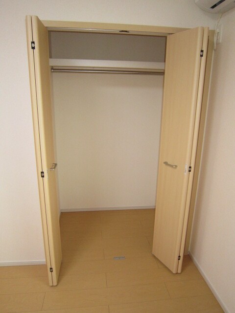 物件内観写真13　(収納)