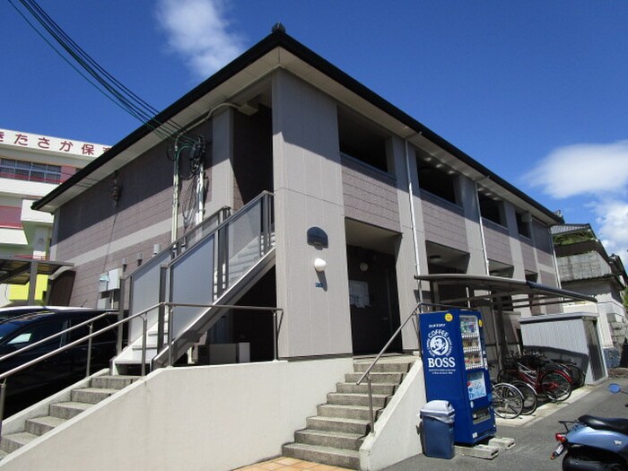 物件外観写真3　(エントランス部分)