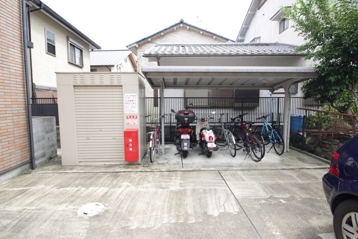物件外観写真5　(駐輪場)