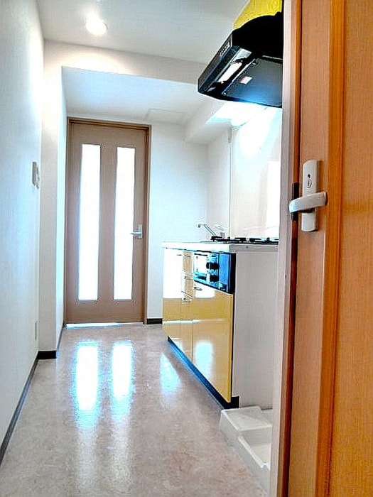 物件内観写真12　(玄関)