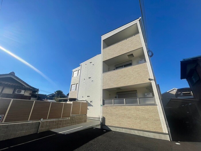 物件外観写真1　(外観写真)