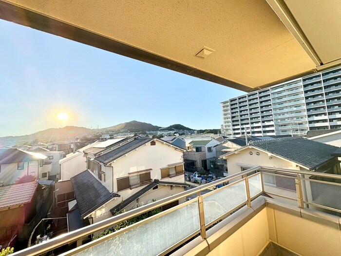 物件内観写真22　(室内からの展望)