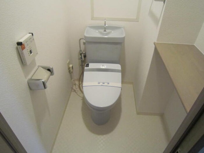 物件内観写真14　(トイレ)