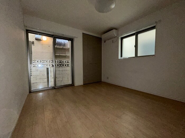 物件内観写真9　(居室)