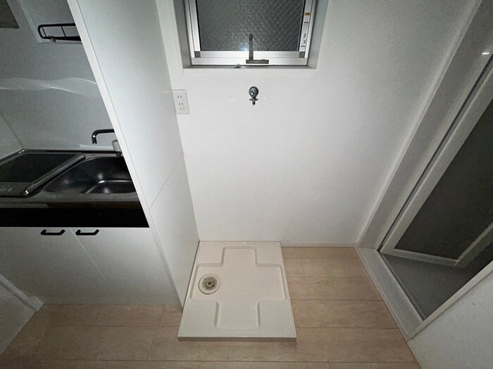 物件内観写真14　(洗濯機置場)