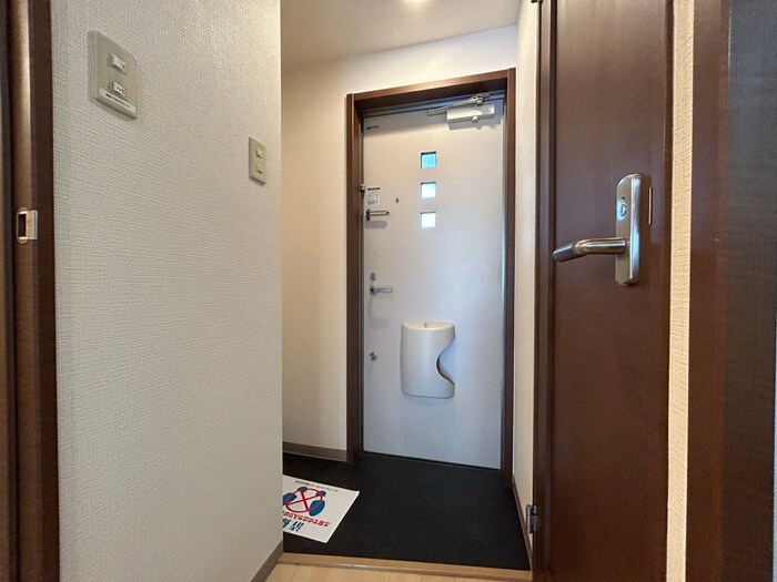 物件内観写真14　(玄関)