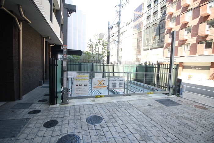 物件外観写真5　(駐車場)