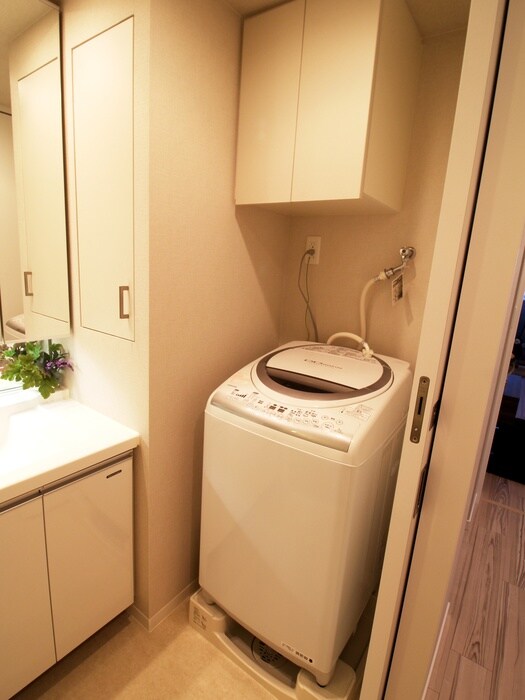 物件内観写真10　(洗濯機置場)