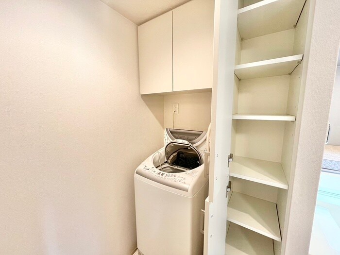 物件内観写真13　(洗濯機置場)