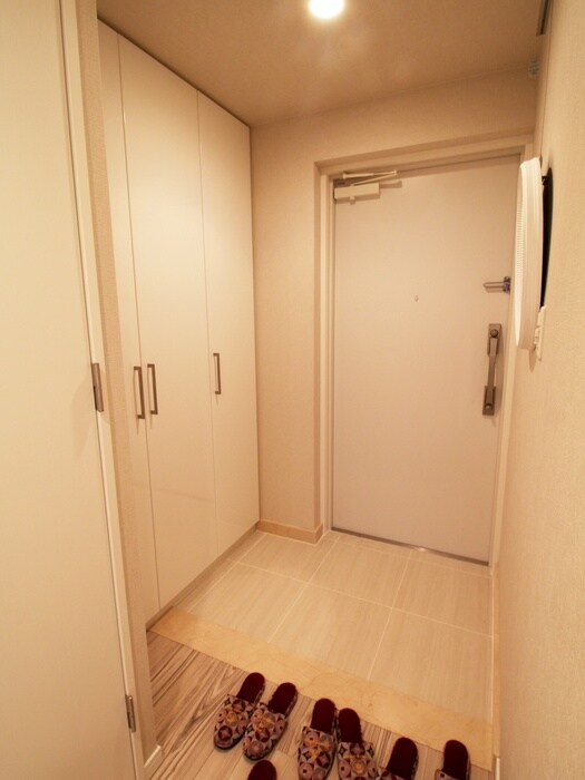 物件内観写真13　(玄関)