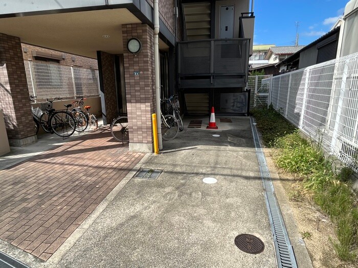 物件外観写真6　(駐車場)