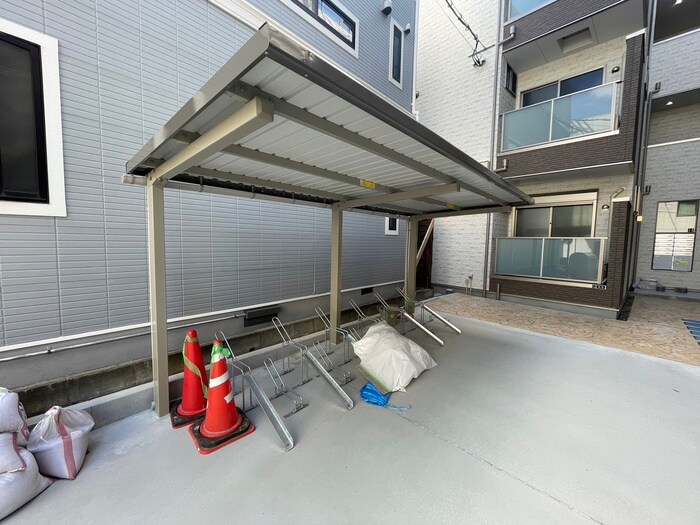 物件外観写真3　(駐輪場)