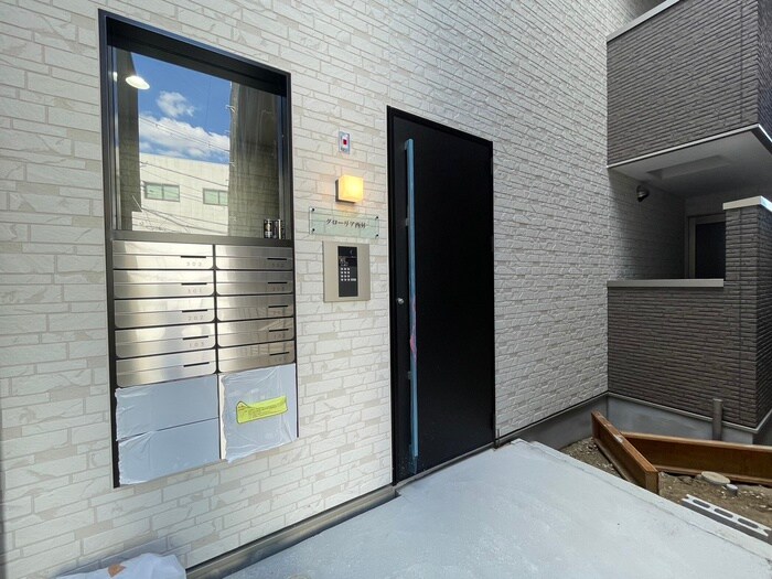 物件外観写真5　(エントランス部分)
