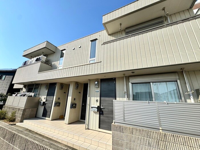 ヘーベルコート西島の物件外観写真