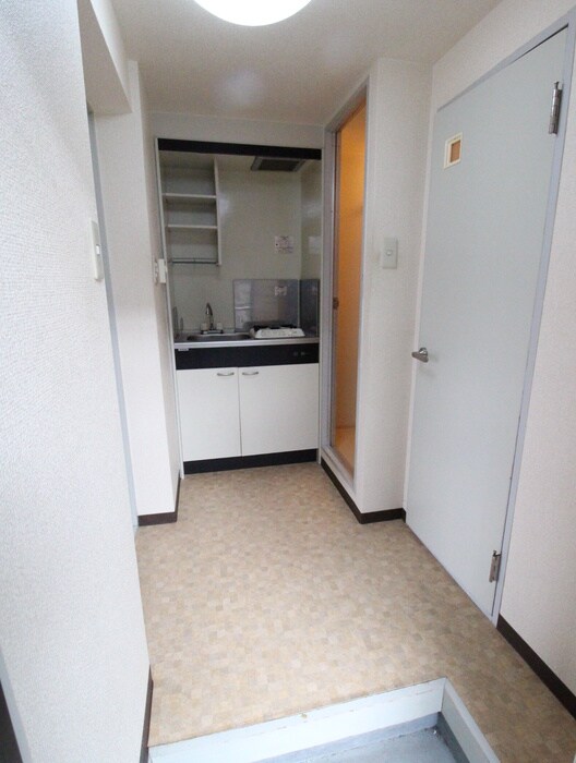 物件内観写真6　(玄関)