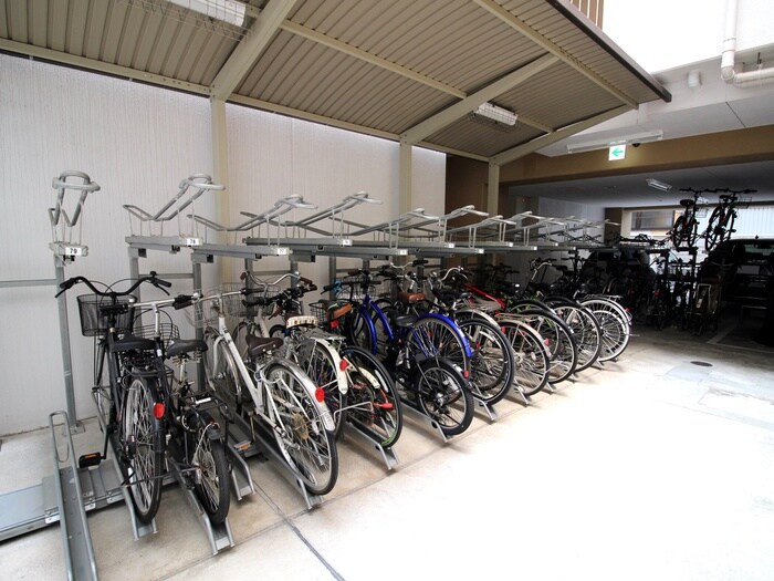 物件外観写真3　(駐輪場)