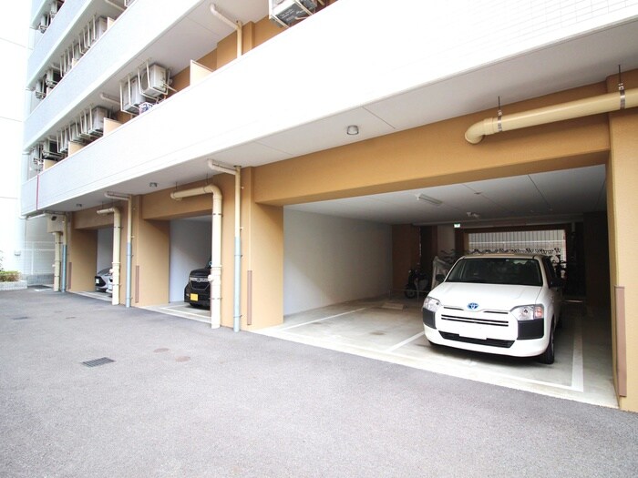 物件外観写真4　(駐車場)