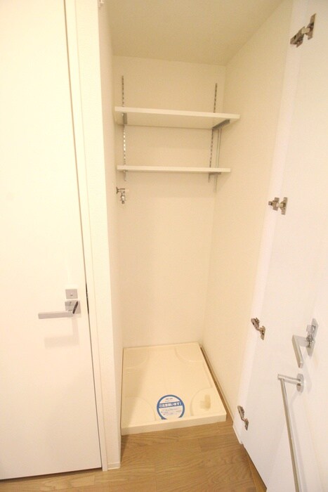 物件内観写真10　(洗濯機置場)