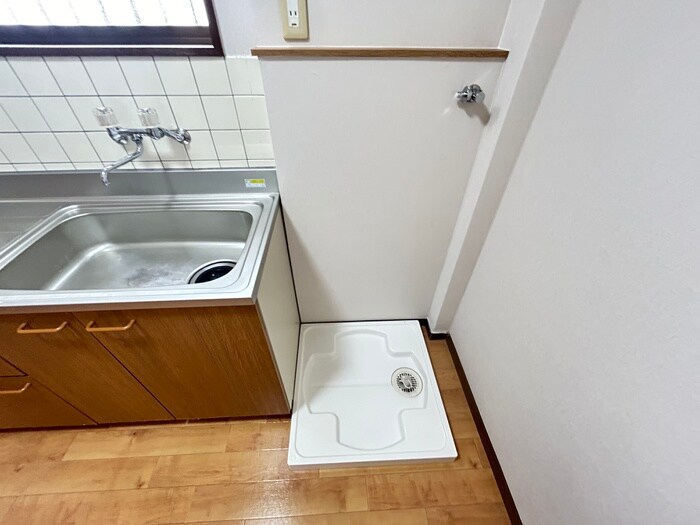 物件内観写真13　(洗濯機置場)