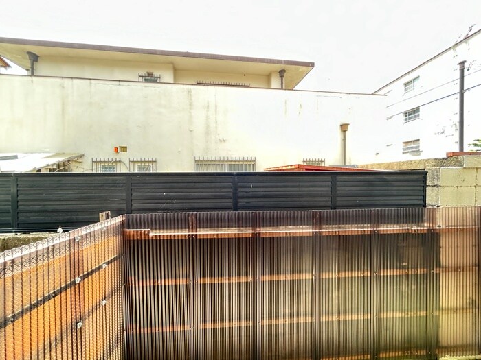 物件内観写真16　(室内からの展望)