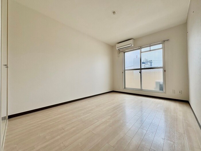 物件内観写真8　(居室)