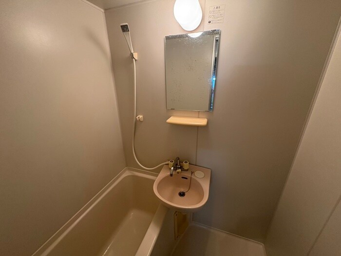 物件内観写真11　(洗面)