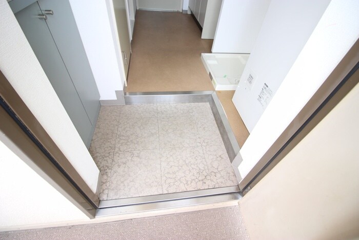 物件内観写真14　(玄関)