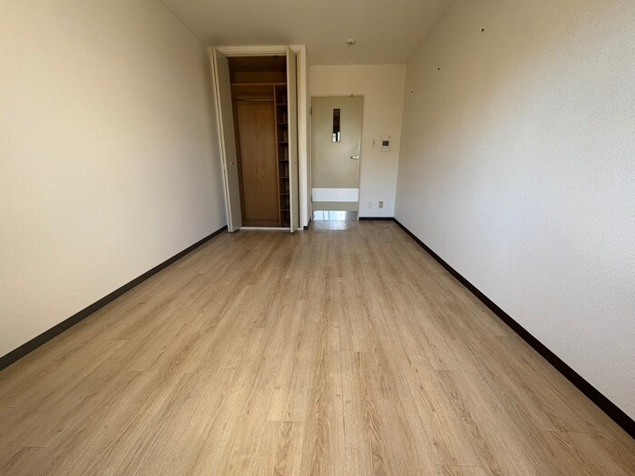 物件内観写真18　(居室)