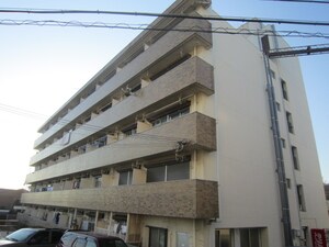 マンション朝霧１号館外観写真