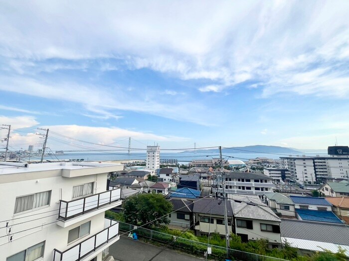 物件内観写真7　(室内からの展望)