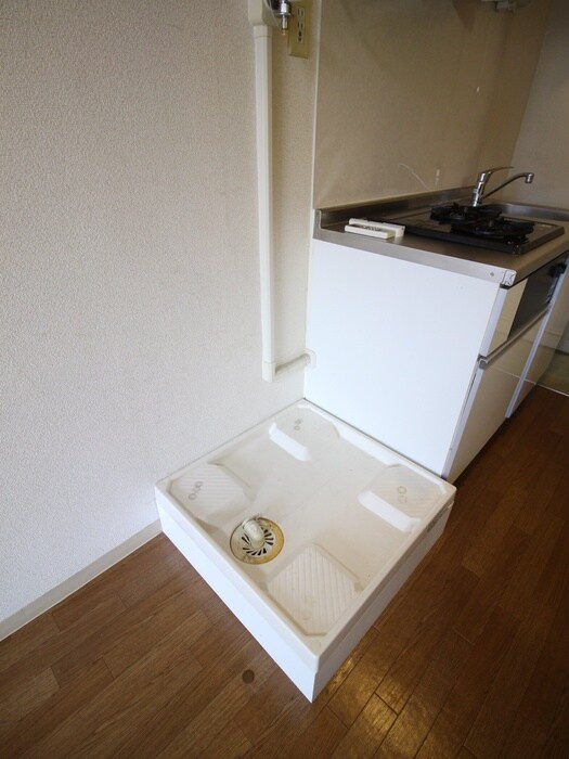 物件内観写真11　(洗濯機置場)