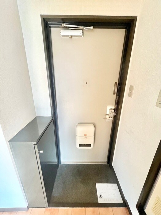 物件内観写真18　(玄関)