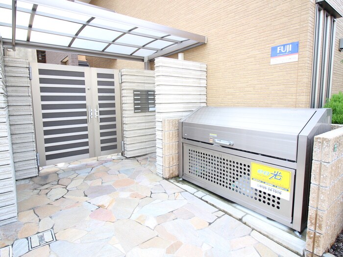 物件外観写真3　(外観写真)