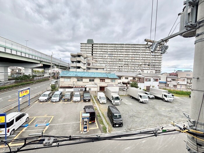 物件内観写真16　(室内からの展望)