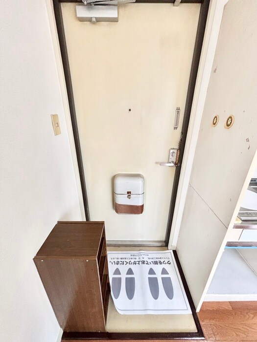 物件内観写真18　(玄関)