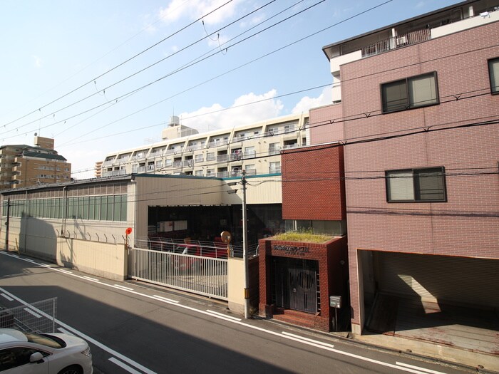 物件内観写真20　(室内からの展望)