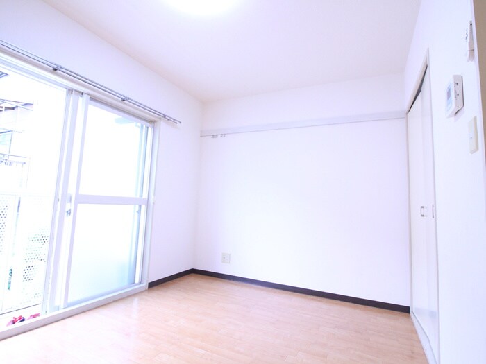 物件内観写真4　(居室)