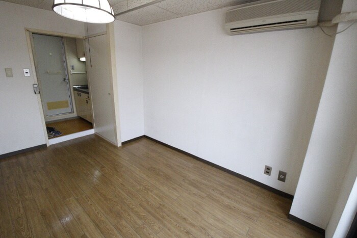 物件内観写真11　(居室)