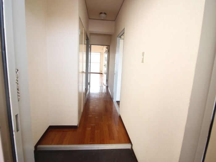 物件内観写真13　(廊下)