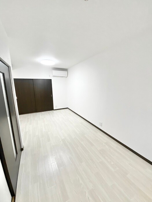 物件内観写真4　(居室)