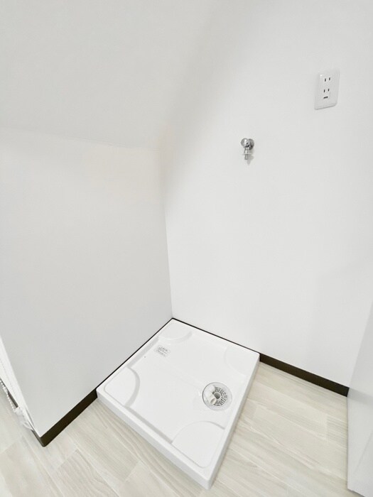 物件内観写真12　(洗濯機置場)