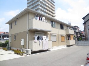 キャトル・メゾン中鴻池外観写真