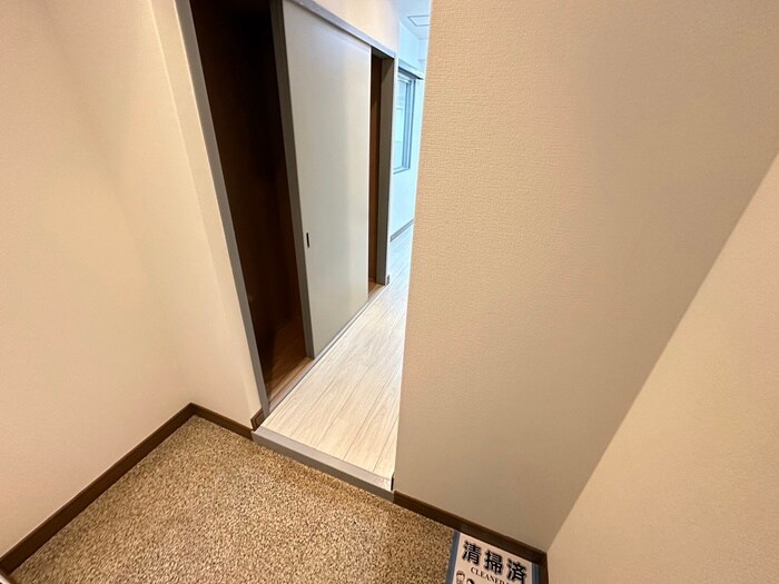 物件内観写真17　(玄関)