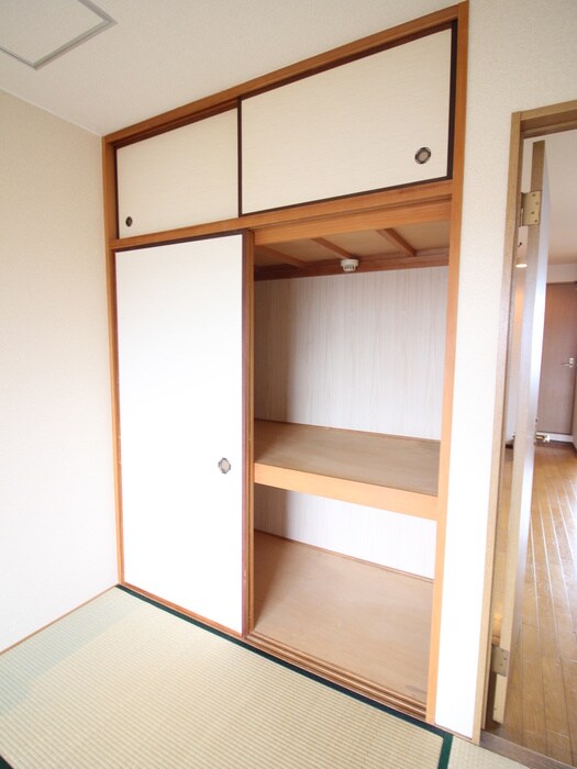物件内観写真12　(収納)