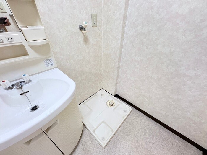 物件内観写真14　(洗濯機置場)