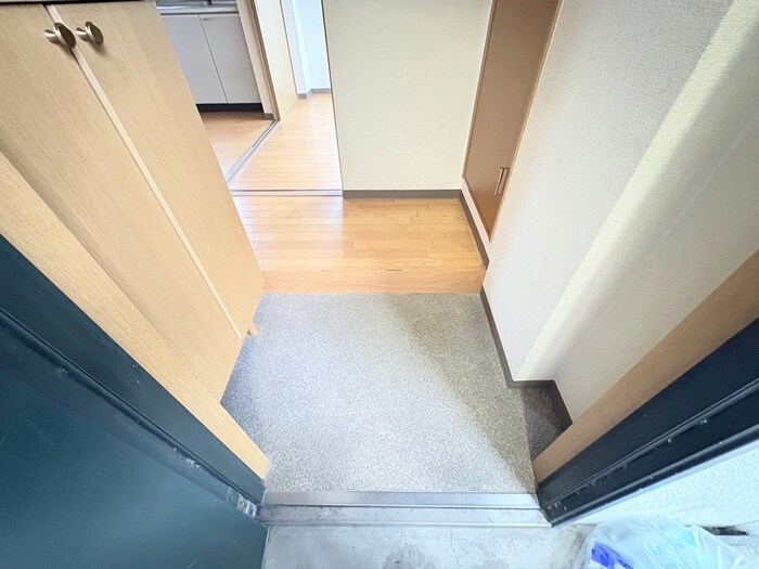 物件内観写真17　(玄関)